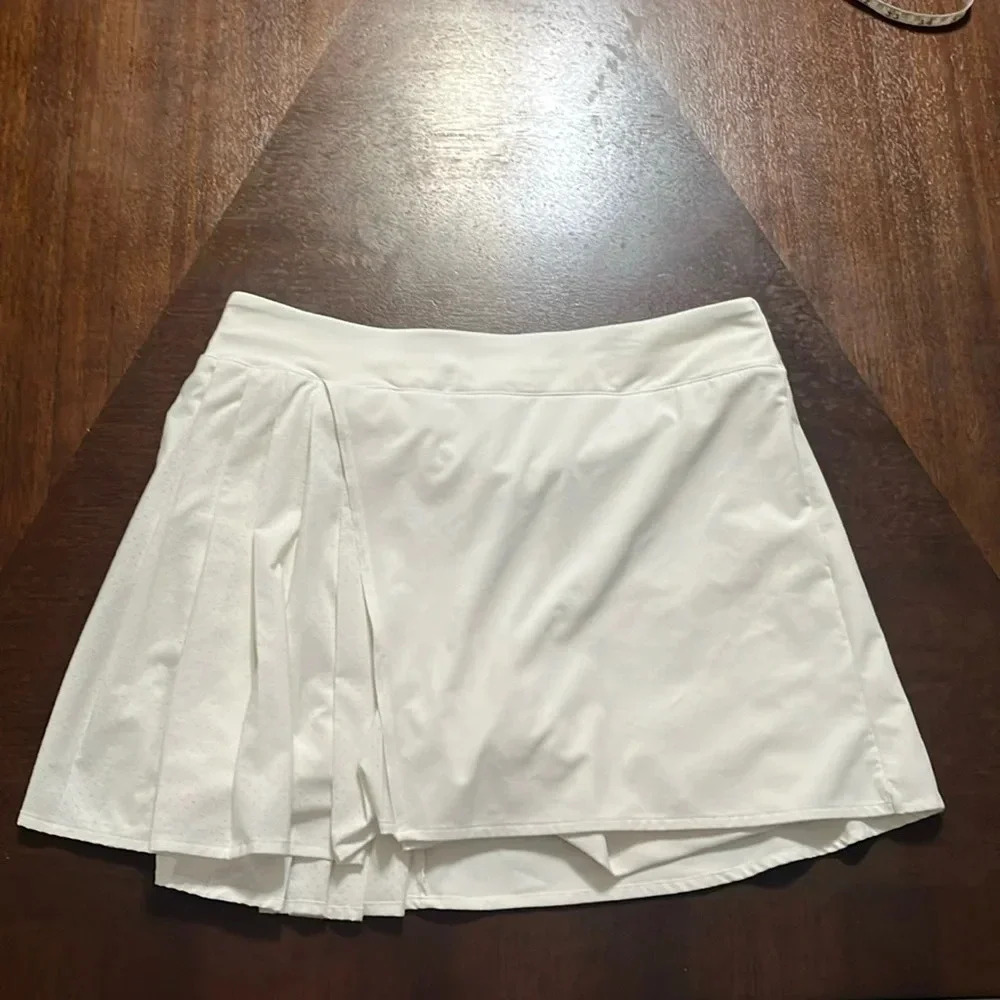 Lululemon women’s skirt